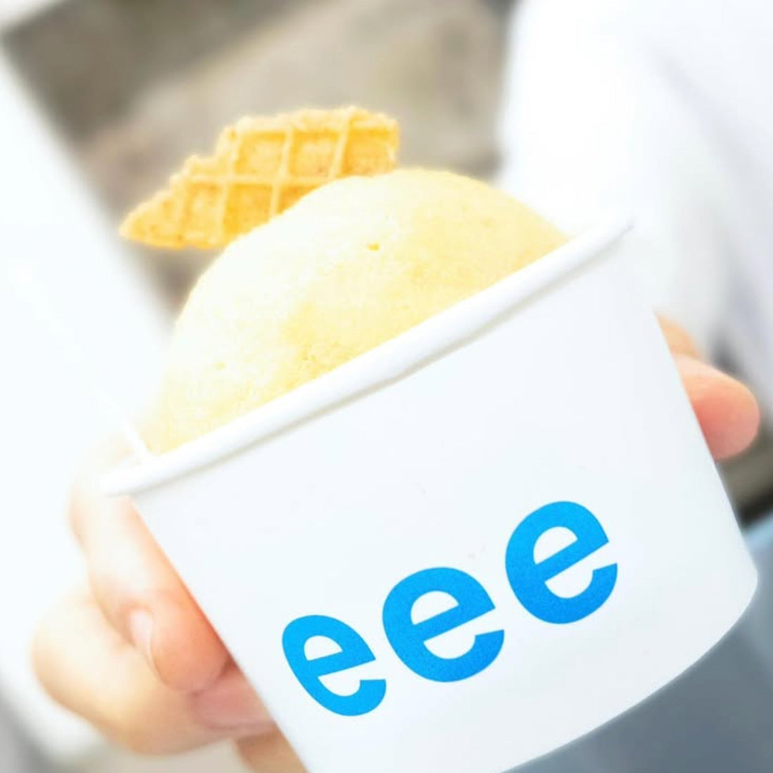 拒絕漂綠的純植物革命：從凱度 2025 永續報告，看 eee 如何用設計與全透明解構乳品信任危機